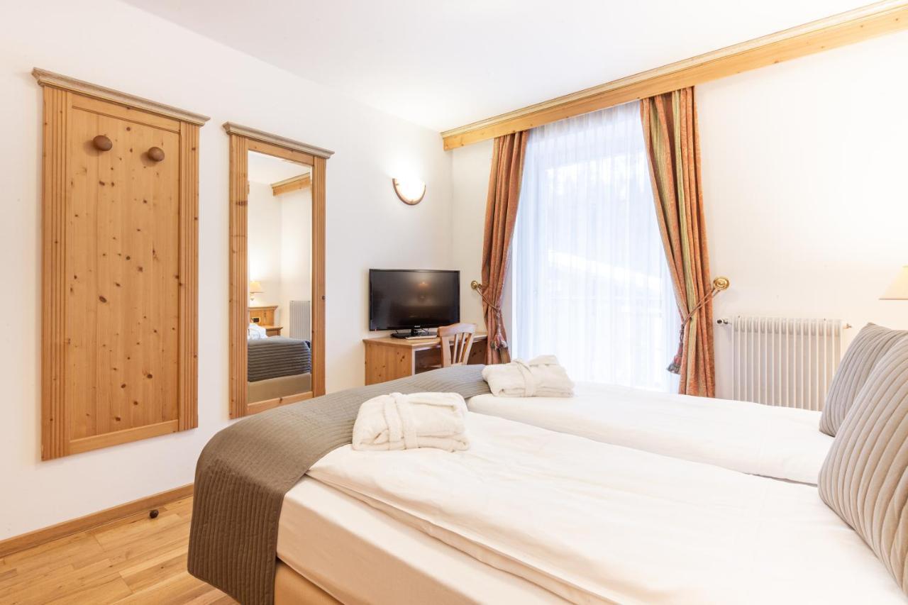 Hotel Soreghes Gran Chalet Campitello di Fassa Εξωτερικό φωτογραφία