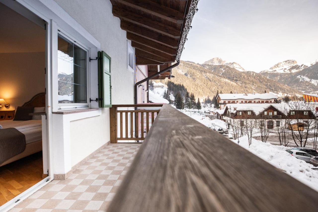 Hotel Soreghes Gran Chalet Campitello di Fassa Εξωτερικό φωτογραφία