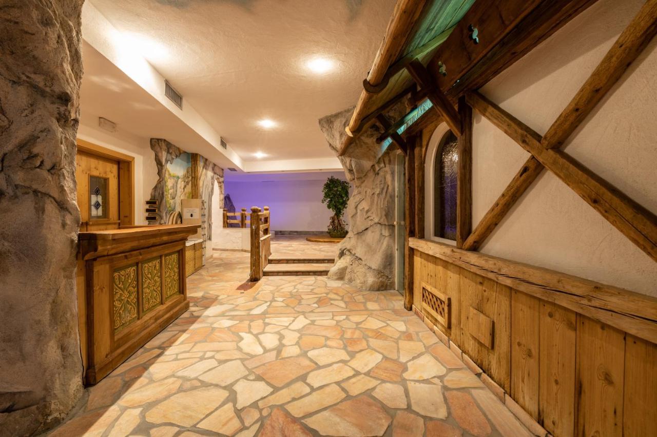 Hotel Soreghes Gran Chalet Campitello di Fassa Εξωτερικό φωτογραφία