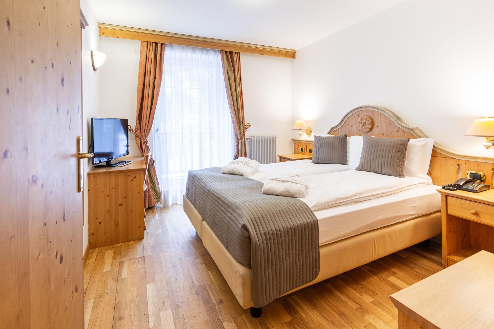 Hotel Soreghes Gran Chalet Campitello di Fassa Εξωτερικό φωτογραφία