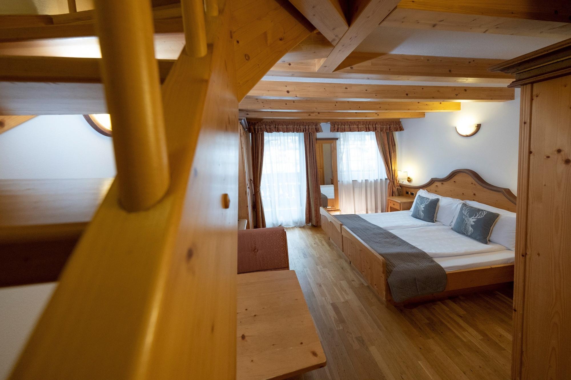Hotel Soreghes Gran Chalet Campitello di Fassa Εξωτερικό φωτογραφία